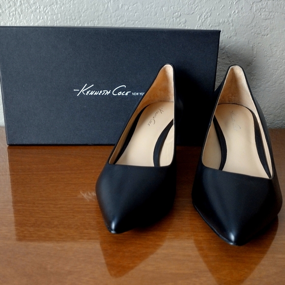 Women's Kenneth Cole Mirror Me Kitten Heeled Pumps - Picture 2 of 9